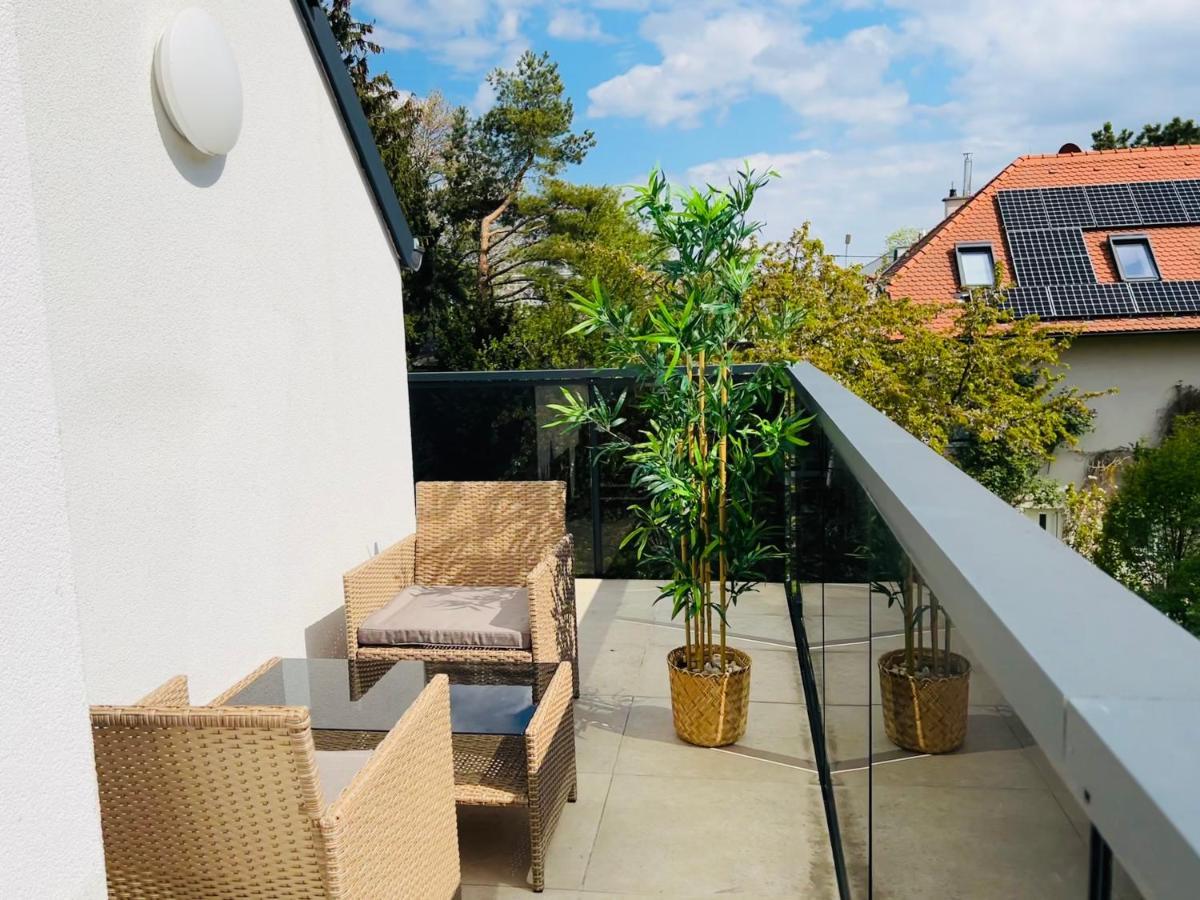 Modern - Free Parking - Balcony Apartment Wien