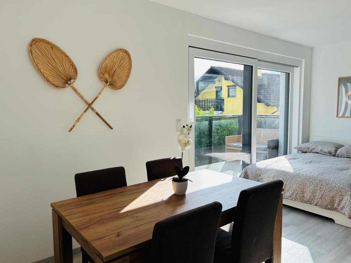 Modern - Free Parking - Balcony Apartment Wien